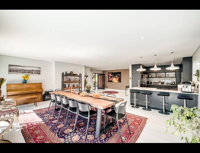 5 BEDROOM FREESTANDING FOR SALE IN VALMARY PARK